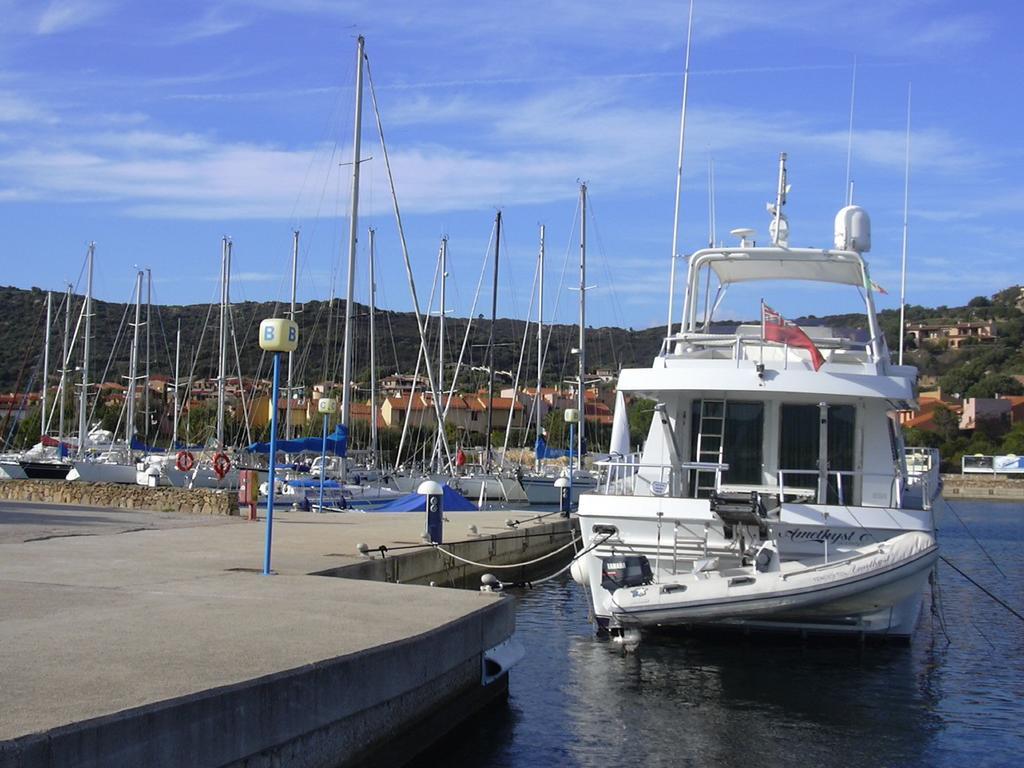 Hotel Lu Baroni Budoni Exteriör bild