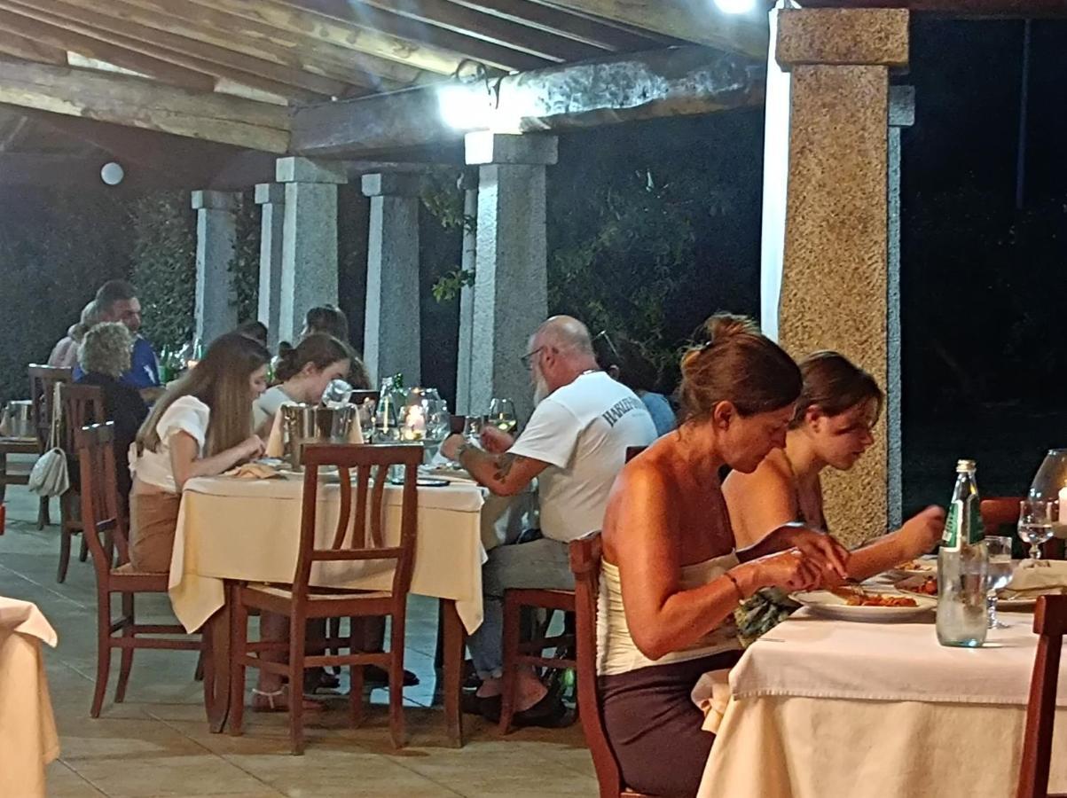 Hotel Lu Baroni Budoni Exteriör bild